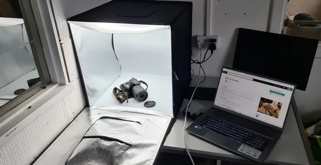 Ürün çekim kutusu, fotoğraf makinesi ve dizüstü bilgisayar
